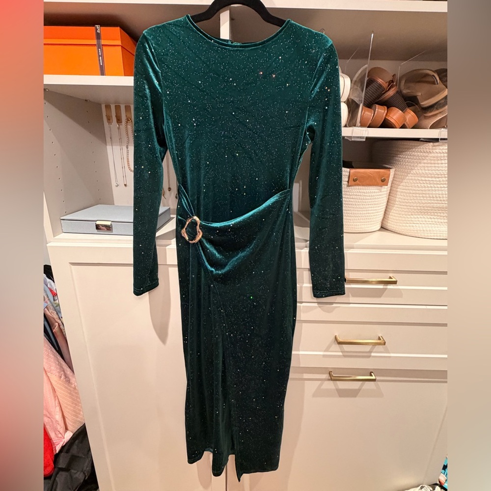Elegant Sparkly Green Dress with Gold Buckle Detail (brand new)
